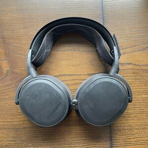 SteelSeries Arctis 7 - Wireless Gaming Headphones with Receiver